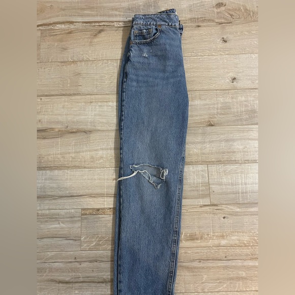 Blue ripped Claudia mom dynamite jeans. Size 26 - Picture 4 of 4